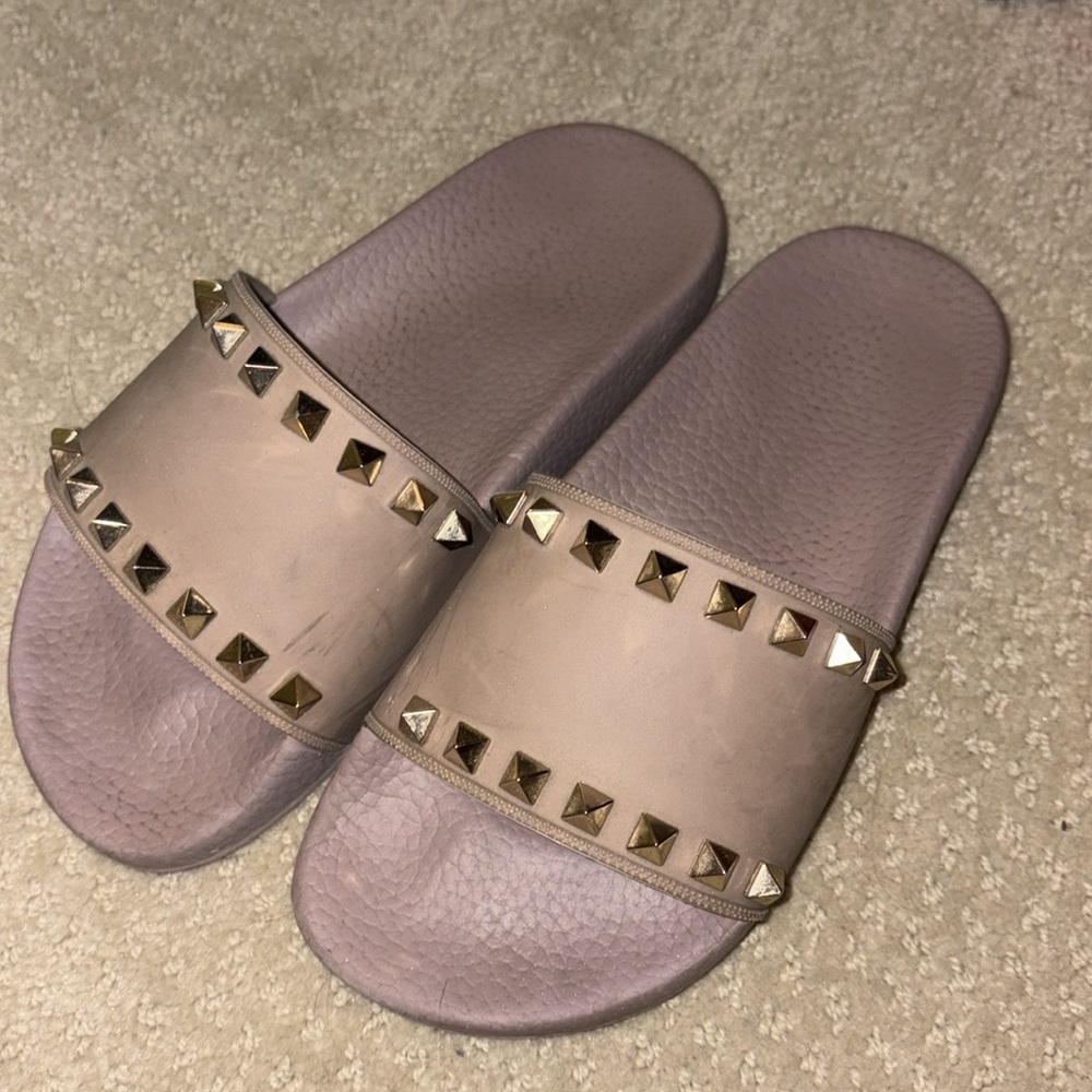 VALENTINO ROCKSTUD RUBBER SLIDES 35